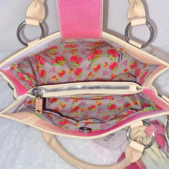 Betsey Johnson Heart Debossed Multi- Compartment Crossbody Satchel Bag - Picture 10 of 10